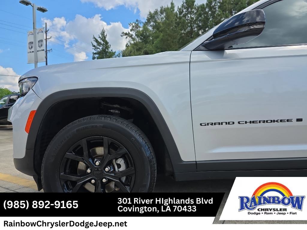 Used 2024 Jeep Grand Cherokee Altitude SUV