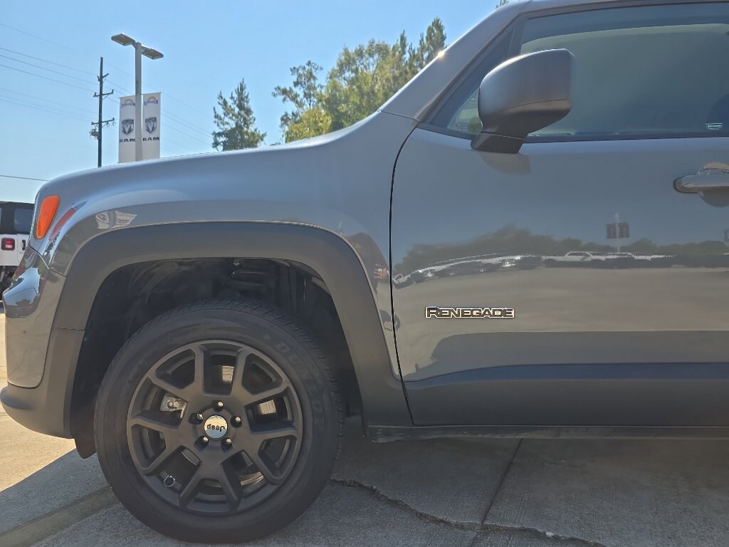 Used 2022 Jeep Renegade Latitude SUV