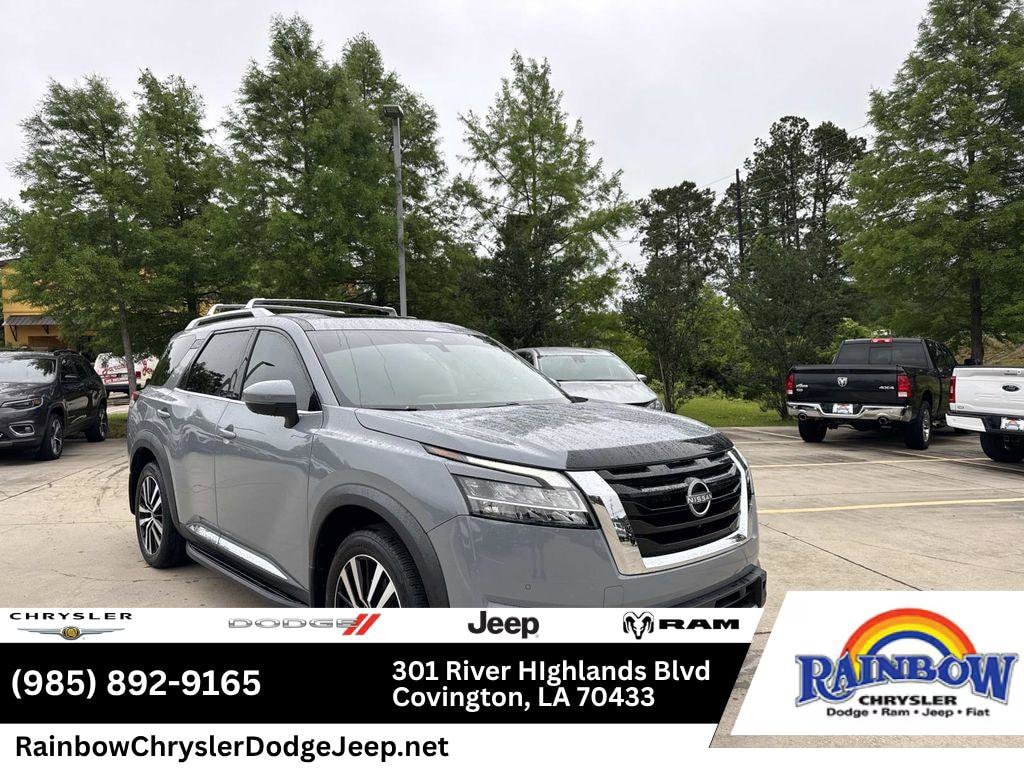 2023 Nissan Pathfinder Platinum 4WD's photo