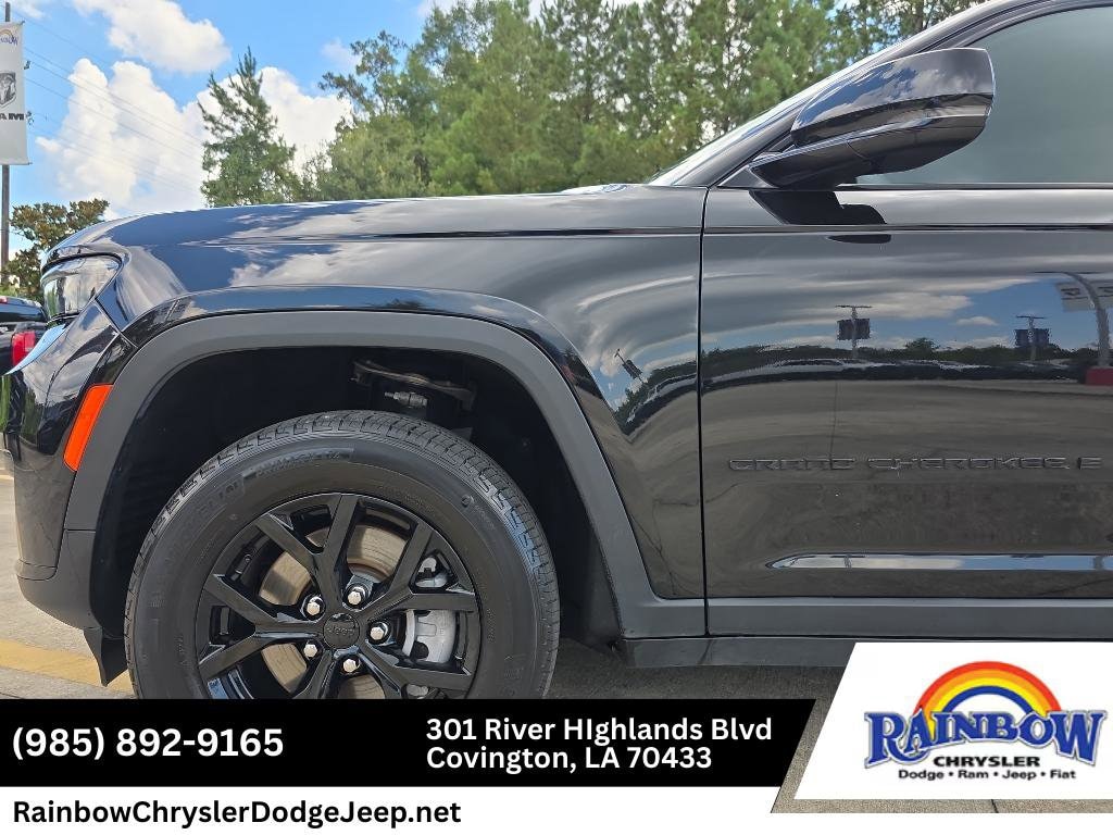 Used 2024 Jeep Grand Cherokee L Laredo SUV