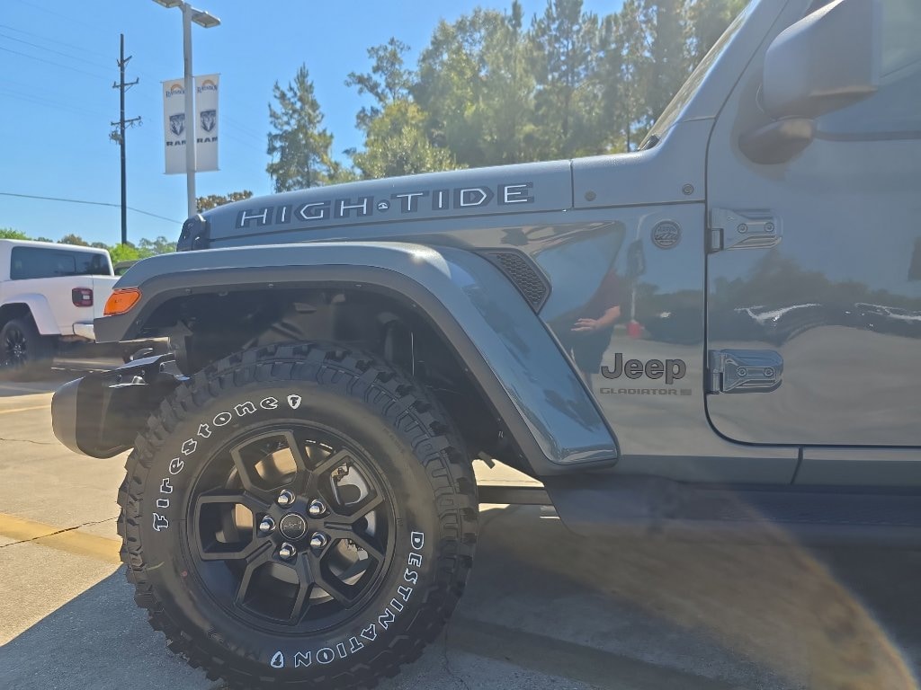 New 2025 Jeep Gladiator HIGH TIDE 4X4 Pickup