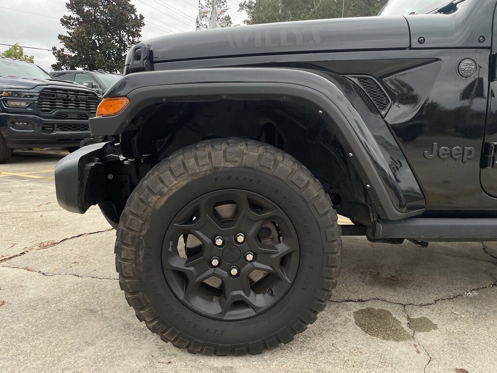 Used 2023 Jeep Gladiator Sport Truck Crew Cab