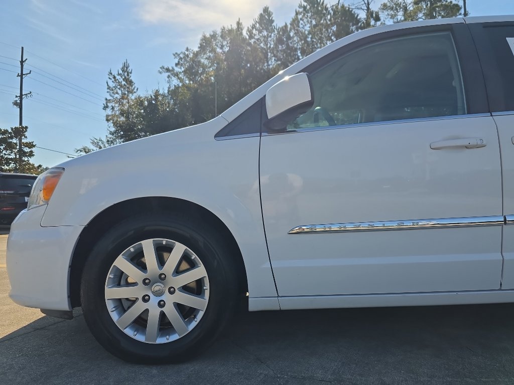 Used 2016 Chrysler Town & Country Touring Van LWB Passenger Van