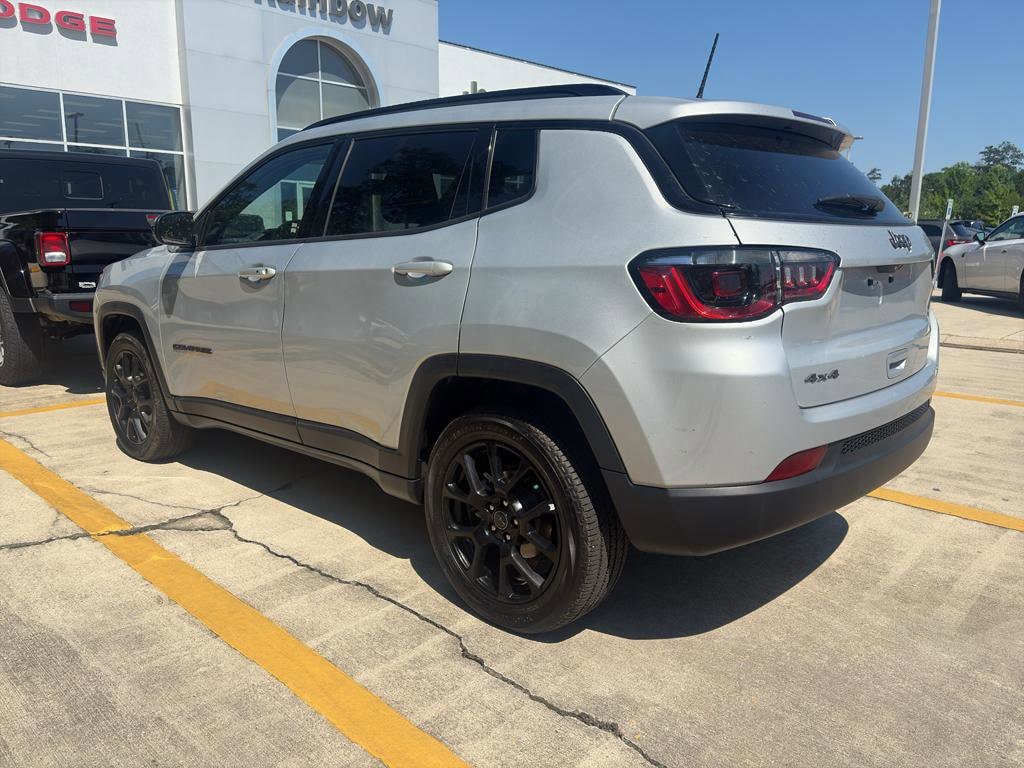 Used 2025 Jeep Compass Latitude SUV