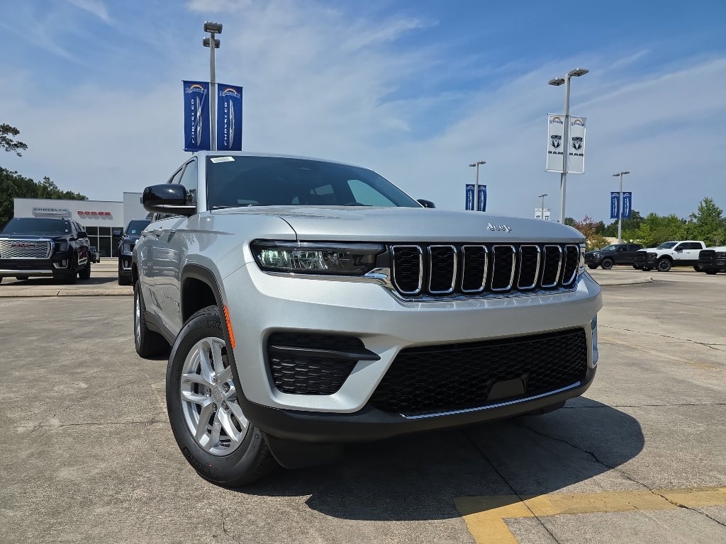 New 2025 Jeep Grand Cherokee LAREDO X 4X2 Sport Utility