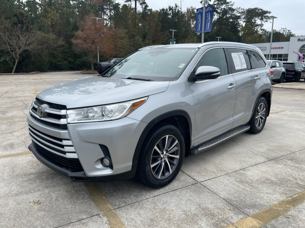 Used 2017 Toyota Highlander XLE V6 SUV