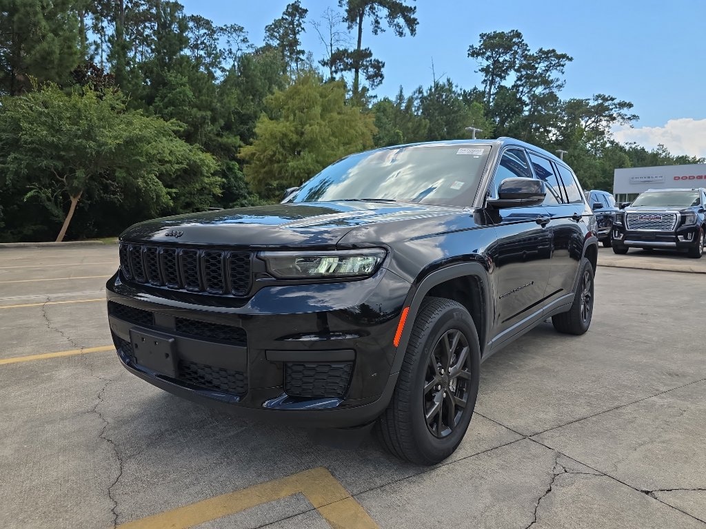 Used 2024 Jeep Grand Cherokee L Laredo SUV