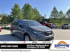 2025 Chrysler Pacifica Select Van Passenger Van