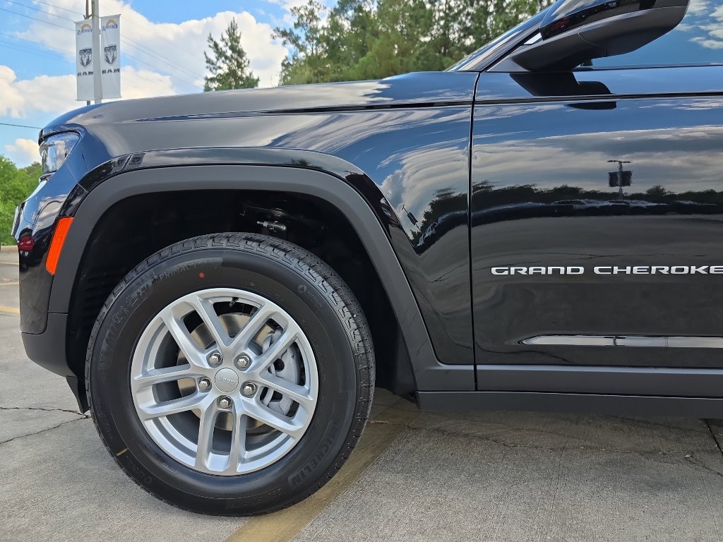New 2025 Jeep Grand Cherokee LAREDO X 4X2 Sport Utility