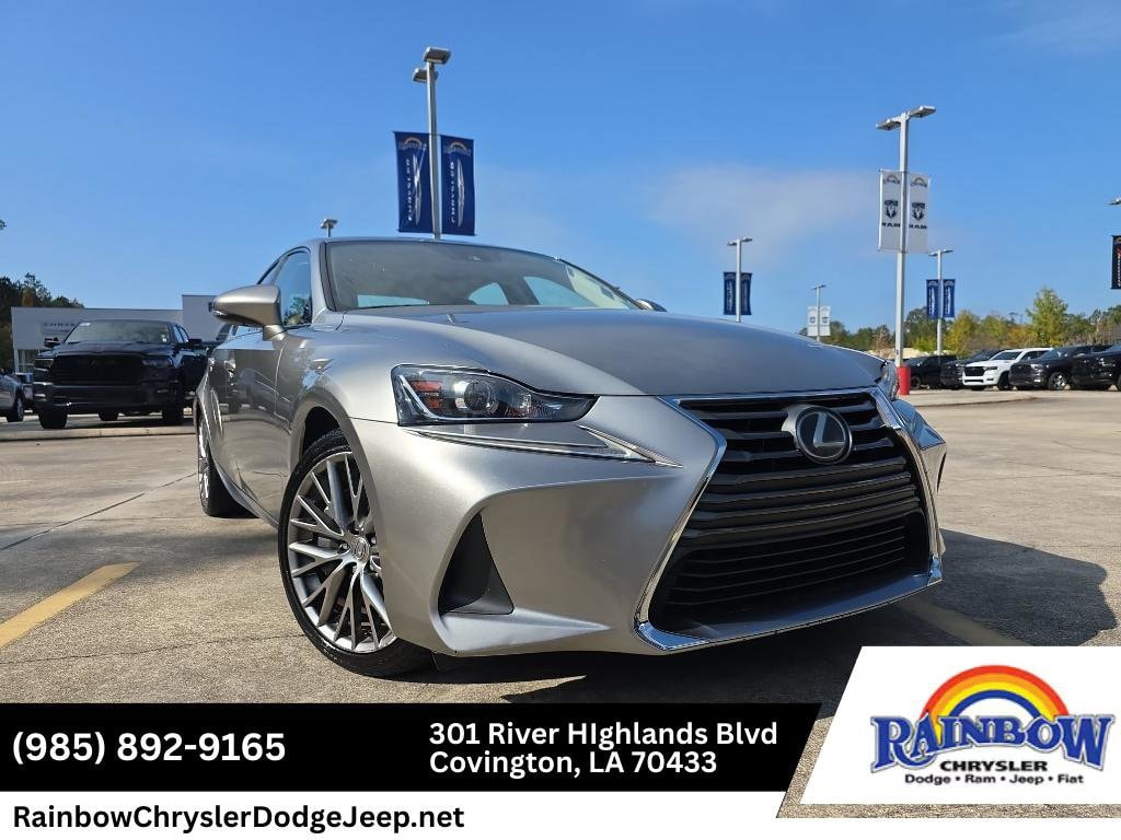 2017 Lexus IS Base's photo