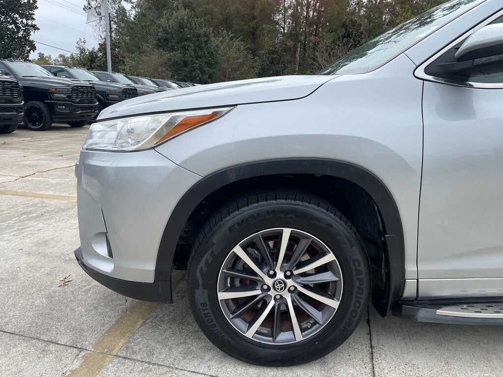 Used 2017 Toyota Highlander XLE V6 SUV