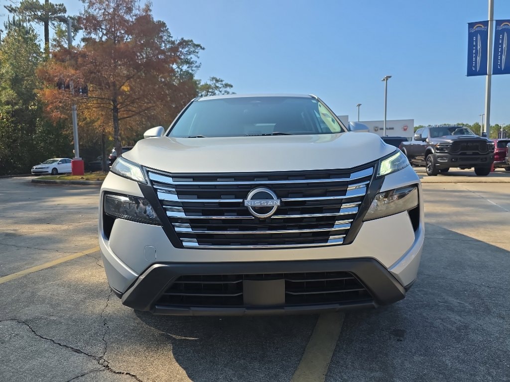 Used 2024 Nissan Rogue SV SUV