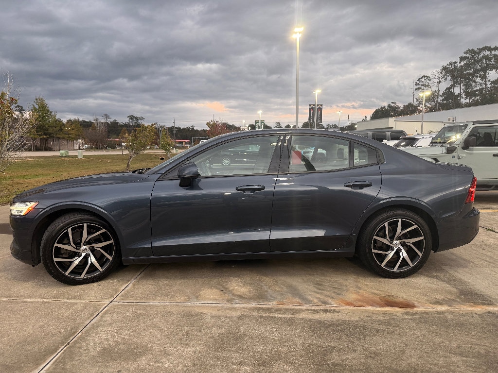 Used 2020 Volvo S60 T5 Momentum Sedan