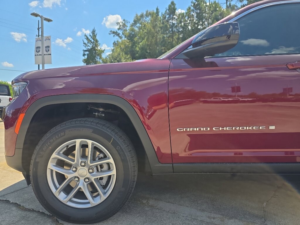 New 2025 Jeep Grand Cherokee LAREDO X 4X2 Sport Utility