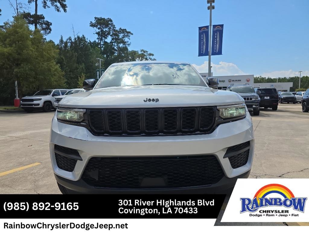 Used 2024 Jeep Grand Cherokee Altitude SUV