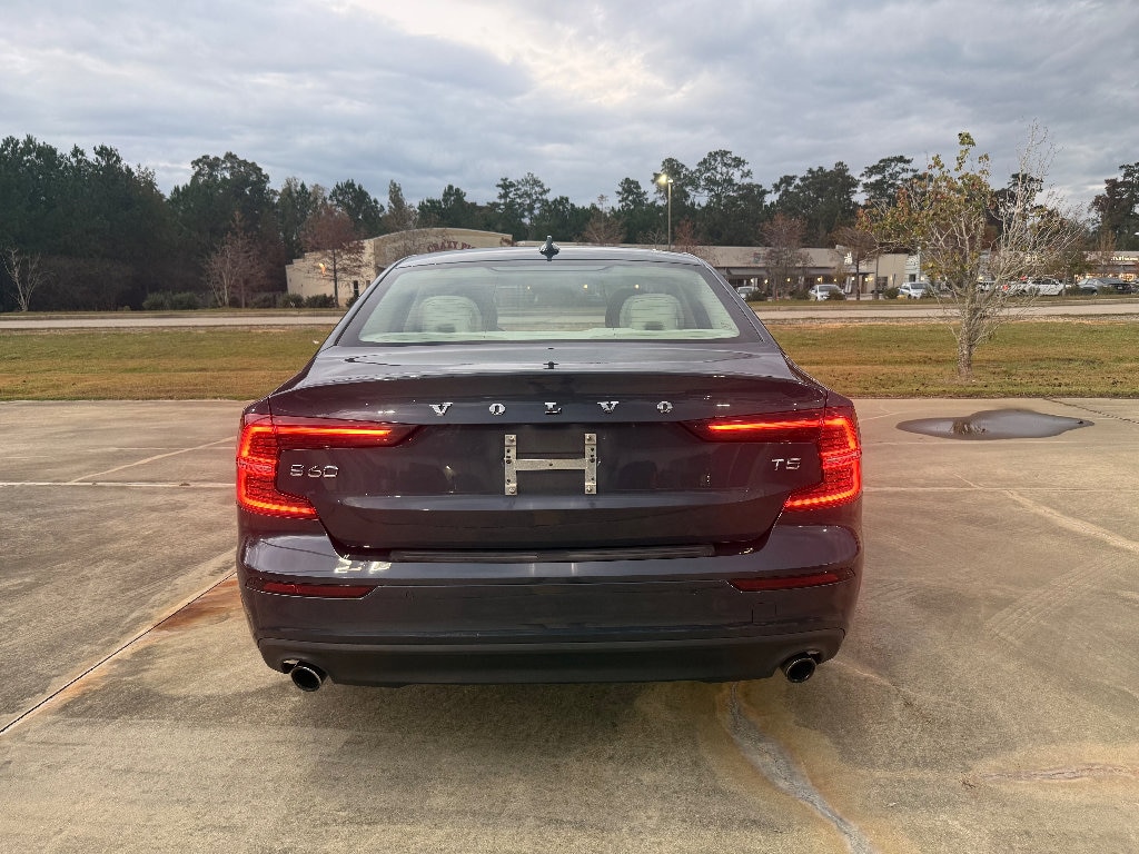 Used 2020 Volvo S60 T5 Momentum Sedan