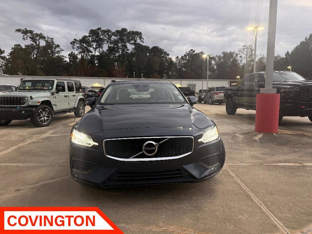 Used 2020 Volvo S60 T5 Momentum Sedan