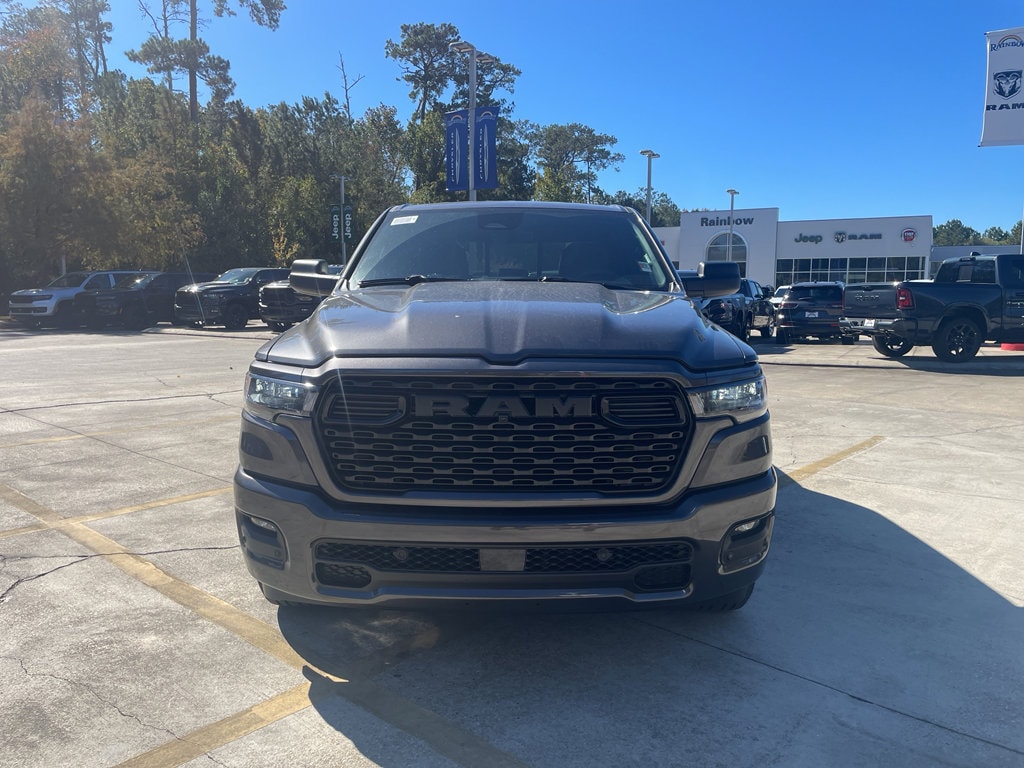 New 2026 Ram 1500 EXPRESS CREW CAB 4X2 5'7 BOX Pickup