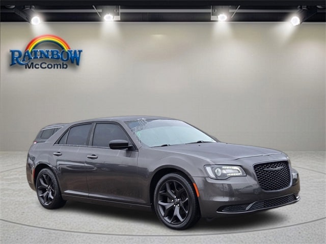 2021 Chrysler 300 Touring's photo