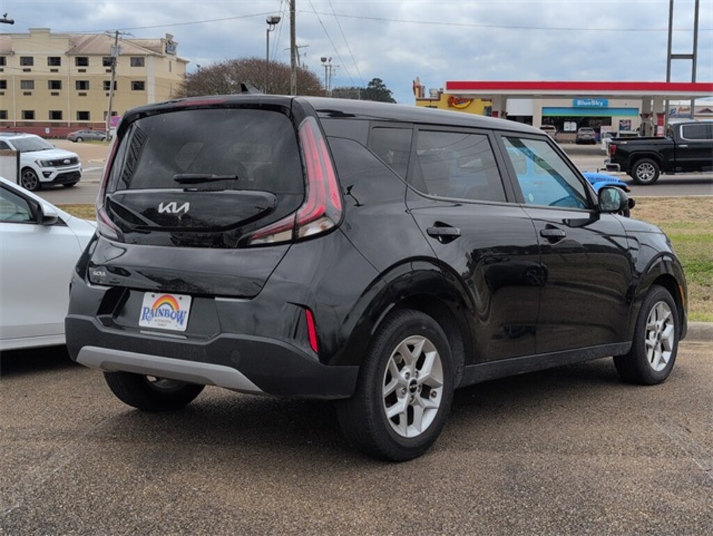 Used 2023 Kia Soul LX Hatchback