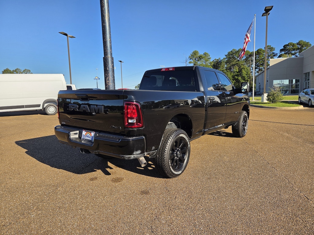 New 2025 Ram 2500 BIG HORN CREW CAB 4X4 6'4 BOX Pickup