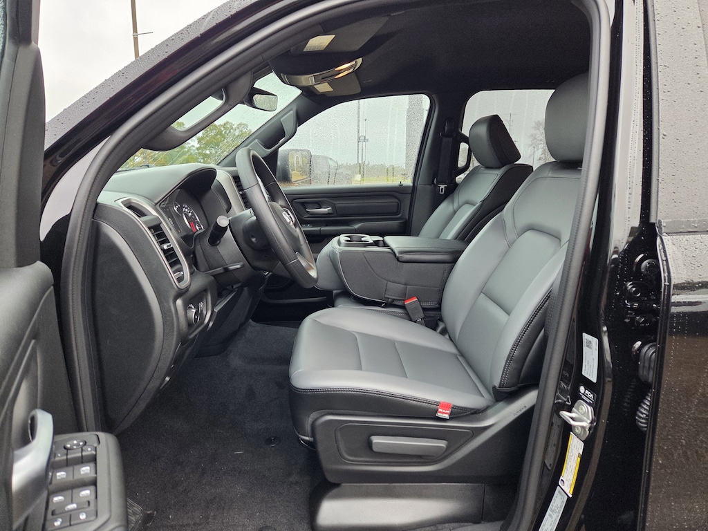 New 2026 Ram 1500 TRADESMAN CREW CAB 4X2 5'7 BOX Pickup