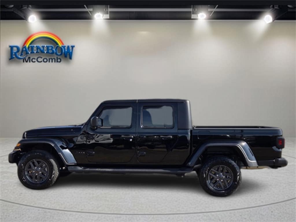 Used 2024 Jeep Gladiator Sport Truck Crew Cab