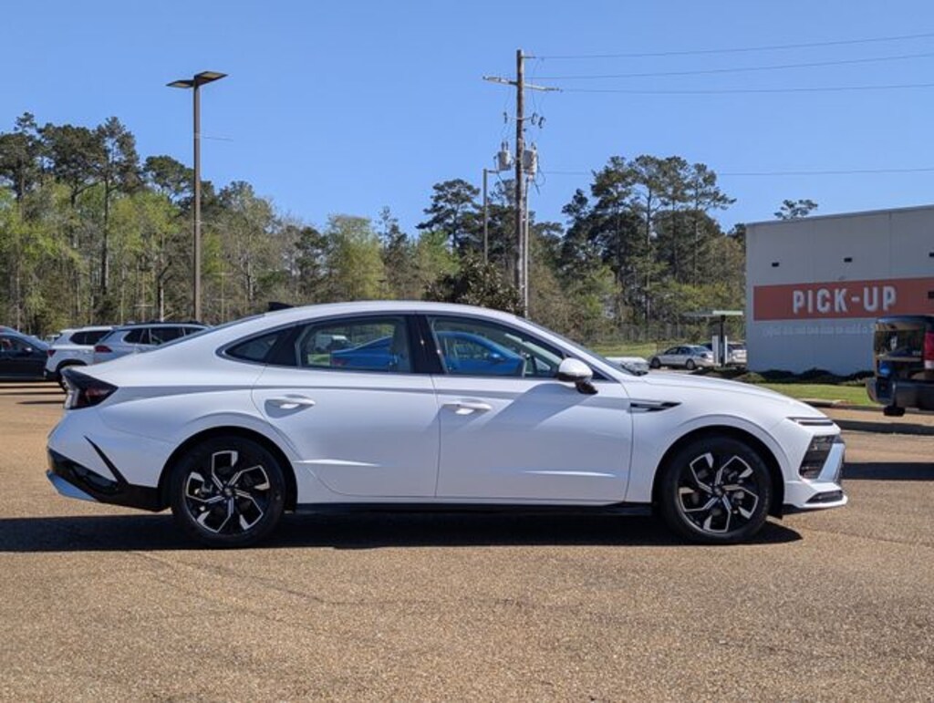 Used 2025 Hyundai Sonata SEL Sedan