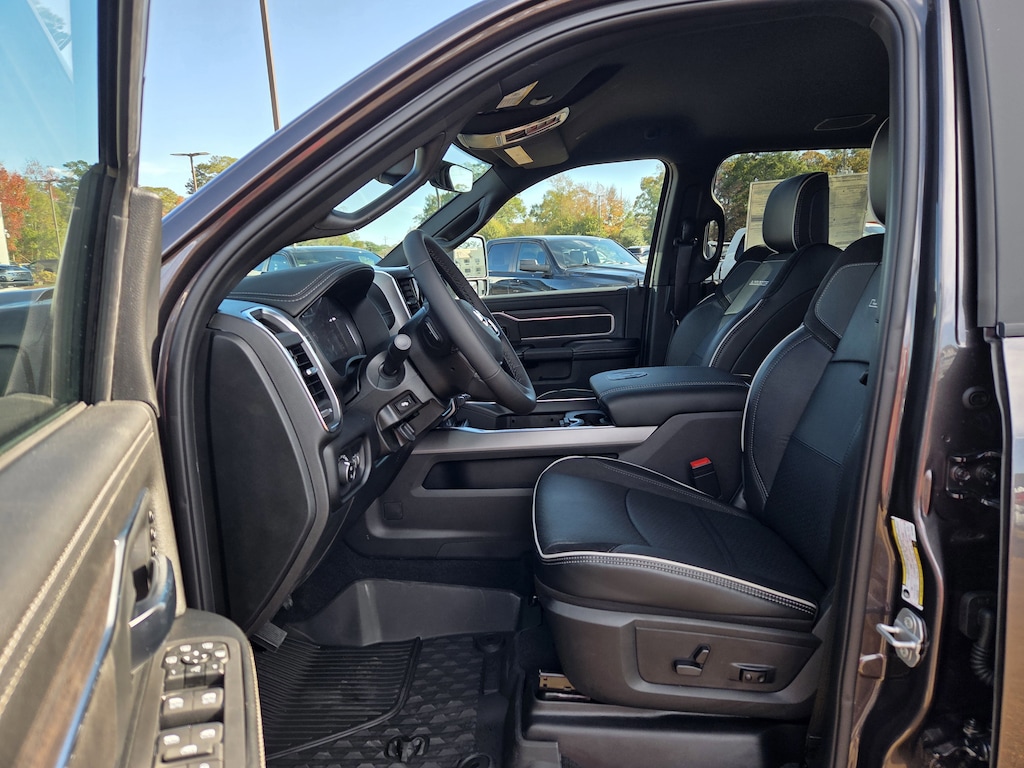 New 2026 Ram 3500 LARAMIE CREW CAB 4X4 8' BOX Pickup