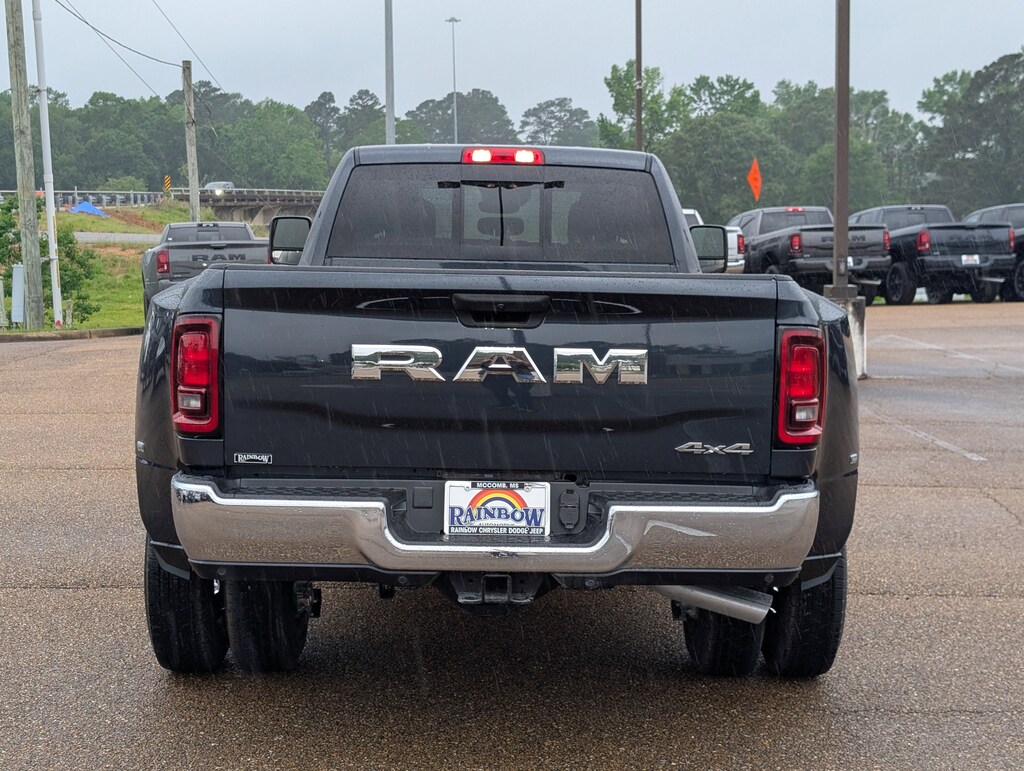 New 2026 Ram 3500 TRADESMAN CREW CAB 4X4 8' BOX Pickup