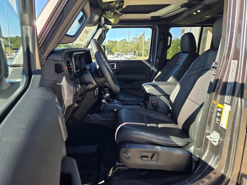 New 2026 Jeep Wrangler 4-DOOR RUBICON X Sport Utility