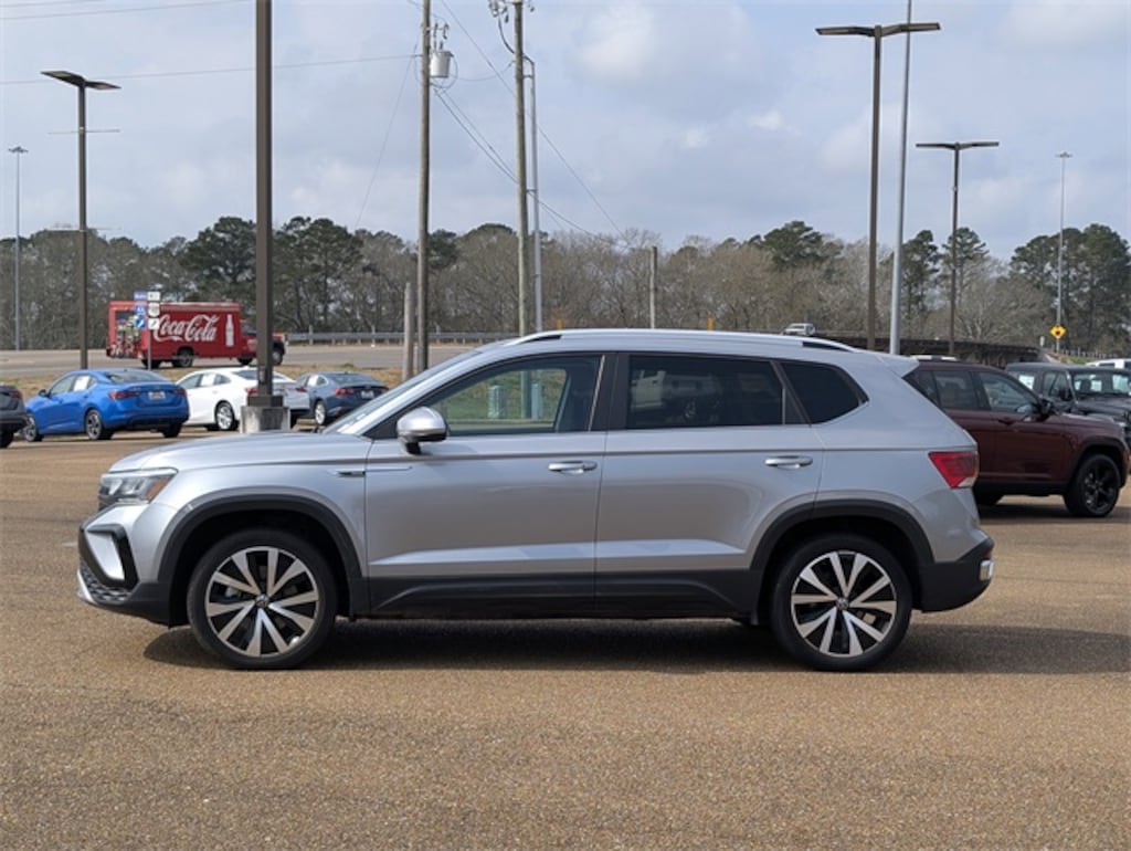 Used 2024 Volkswagen Taos 1.5T SE SUV