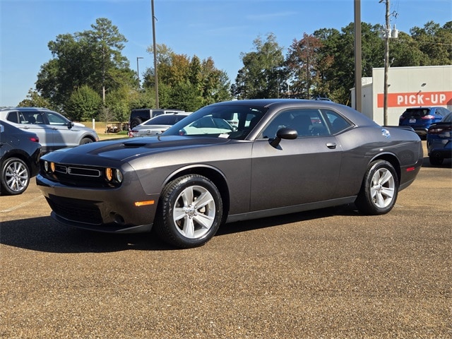 2023 Dodge Challenger SXT's photo