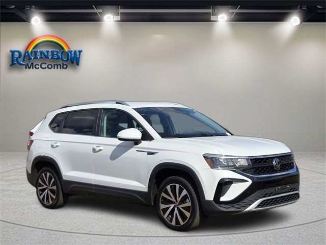 2024 Volkswagen Taos SE's photo