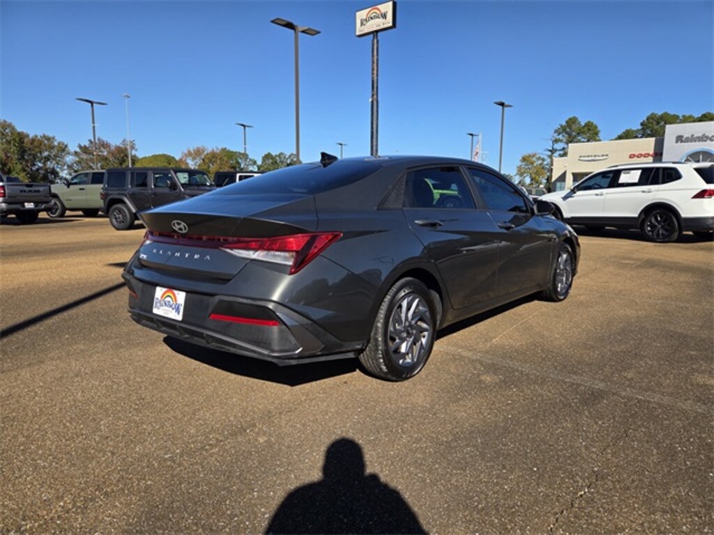 Used 2024 Hyundai Elantra SEL Sedan