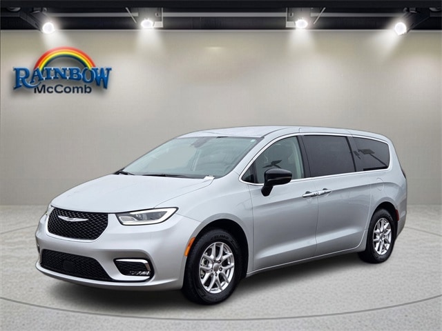 2024 Chrysler Pacifica Touring L's photo