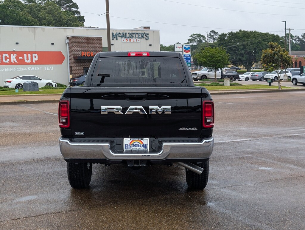 New 2026 Ram 2500 TRADESMAN CREW CAB 4X4 6'4 BOX Pickup