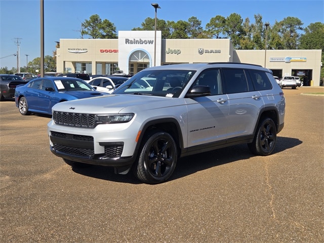 2023 Jeep Grand Cherokee L Altitude's photo