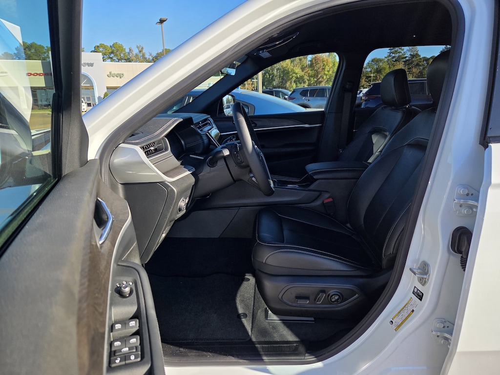 New 2025 Jeep Grand Cherokee LIMITED 4X2 Sport Utility