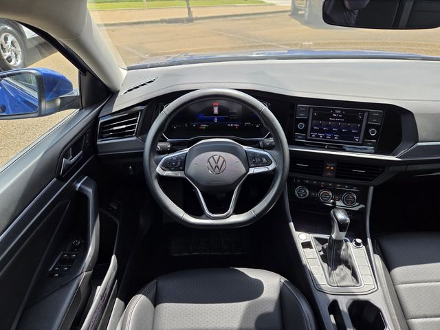2024 Volkswagen Jetta SE - Photo 29