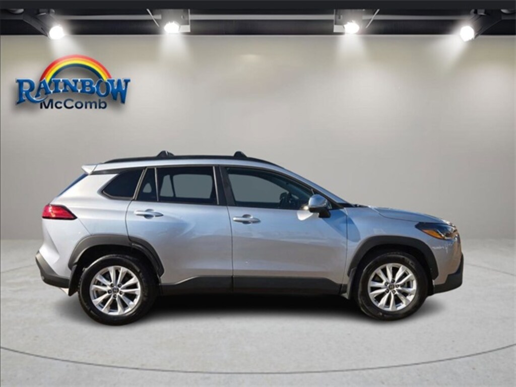 Used 2024 Toyota Corolla Cross LE SUV