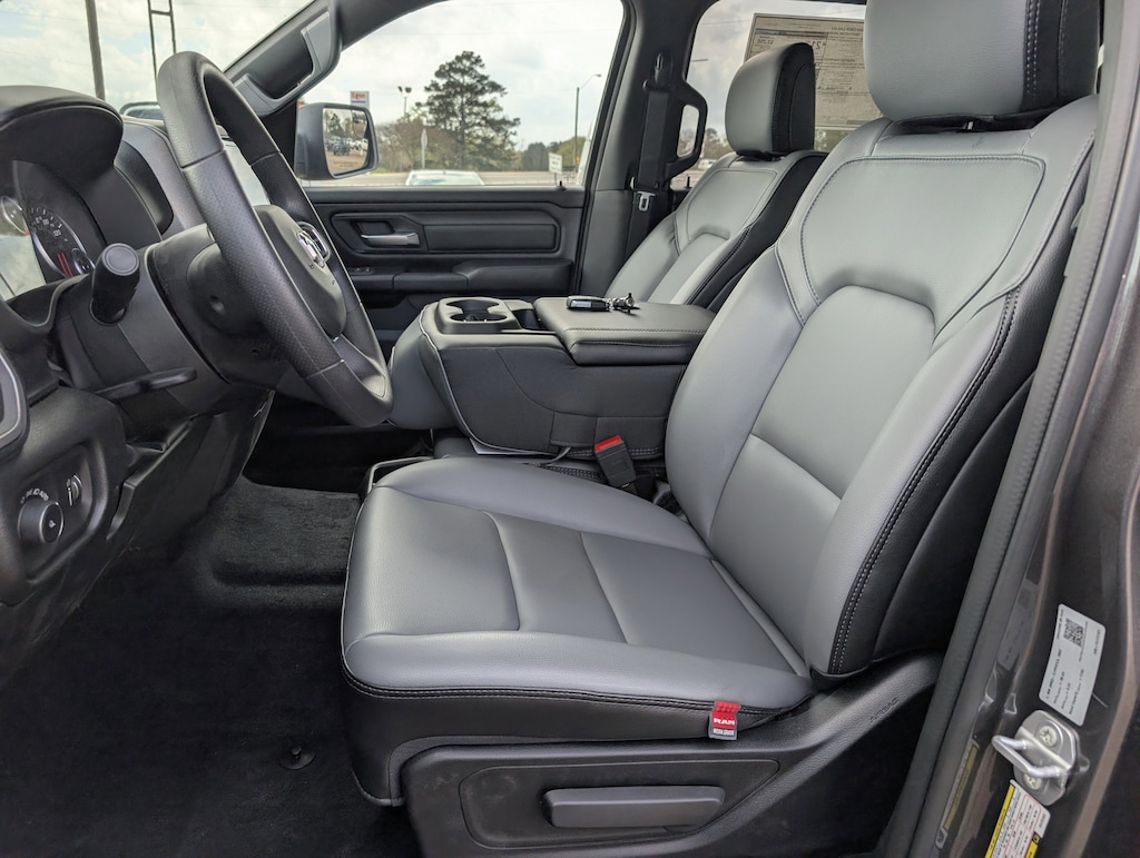 New 2026 Ram 1500 TRADESMAN CREW CAB 4X4 5'7 BOX Pickup