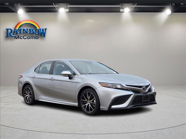 2024 Toyota Camry SE's photo