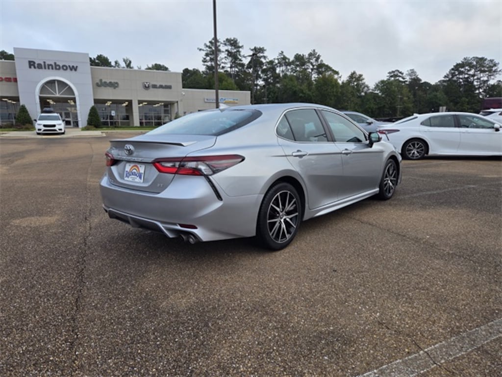 Used 2024 Toyota Camry SE Sedan