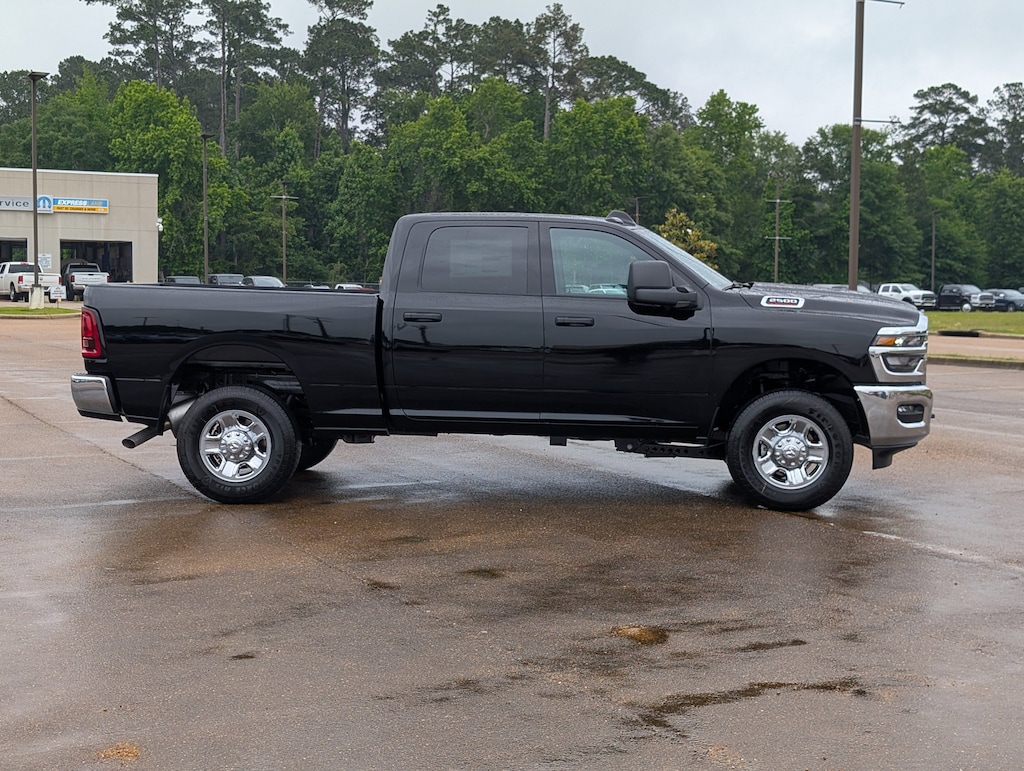 New 2026 Ram 2500 TRADESMAN CREW CAB 4X4 6'4 BOX Pickup