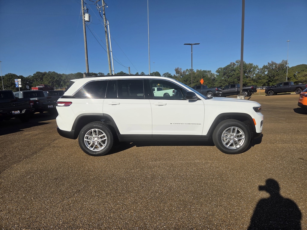 New 2025 Jeep Grand Cherokee LAREDO X 4X2 Sport Utility