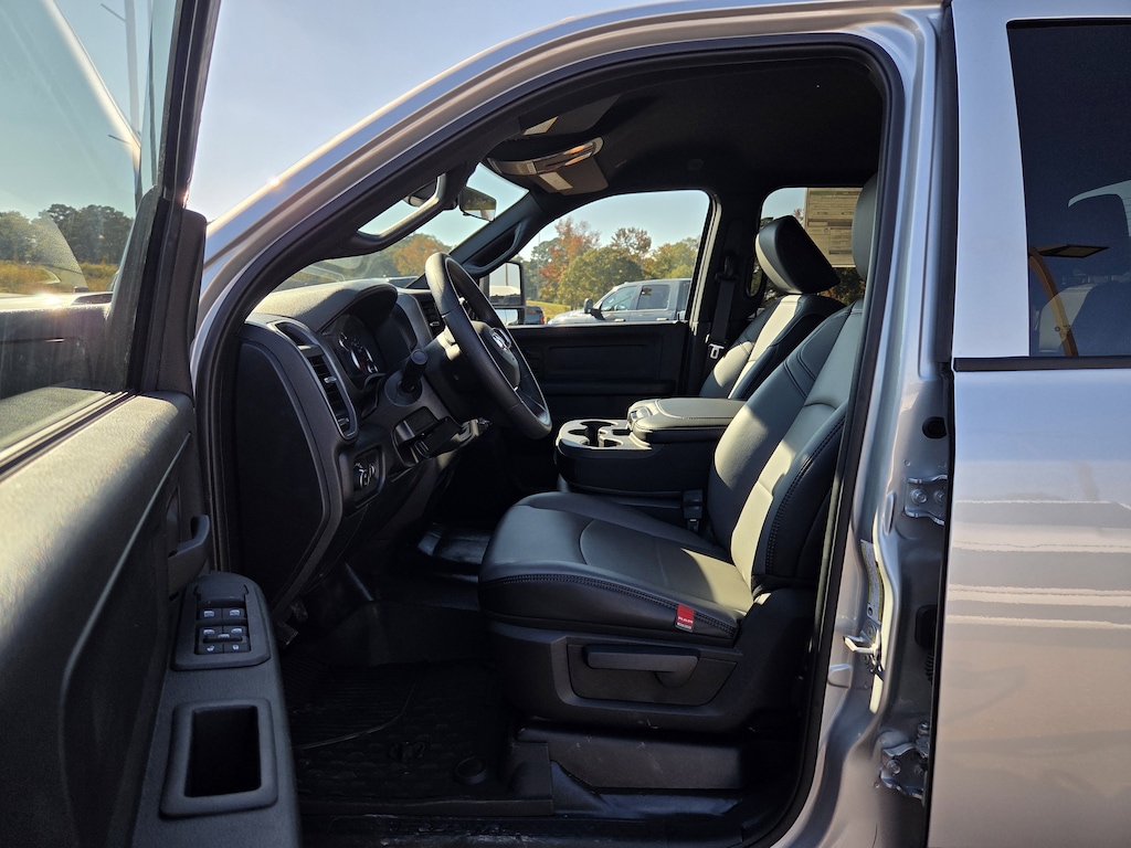 New 2026 Ram 2500 TRADESMAN CREW CAB 4X4 6'4 BOX Pickup