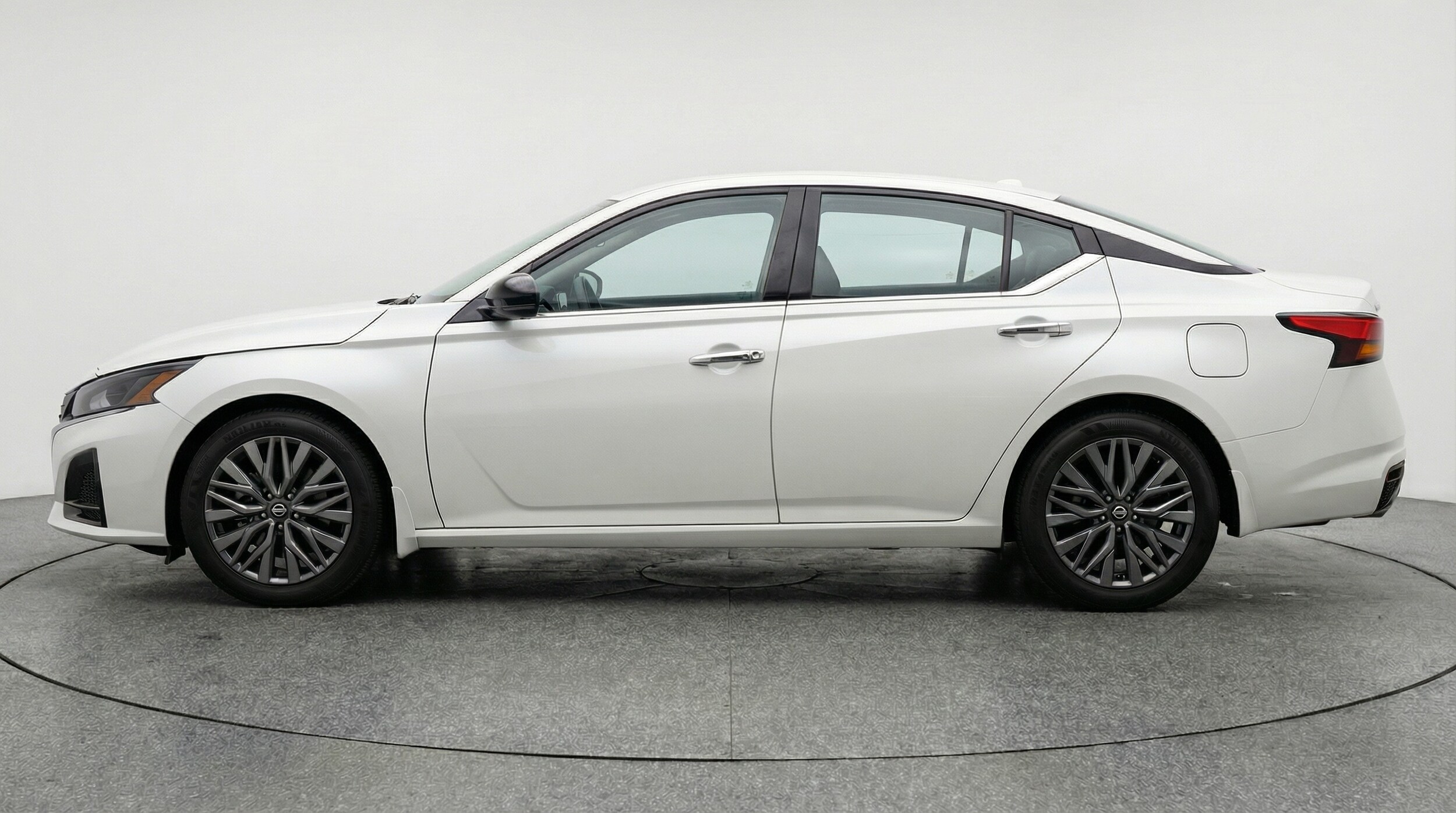 Thumbnail: 2025 Nissan Altima - 4