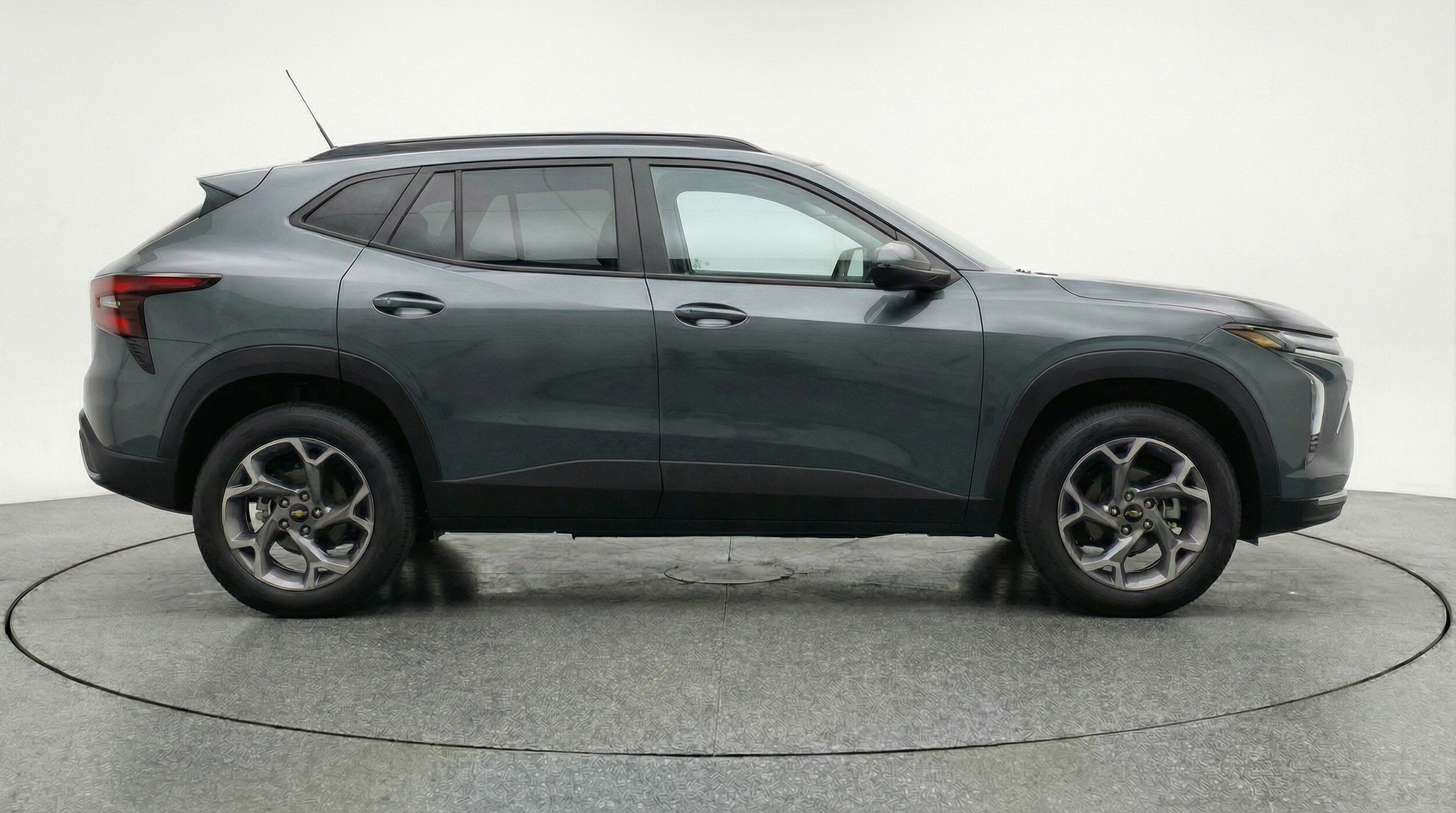 Thumbnail: 2025 Chevrolet Trax - 8