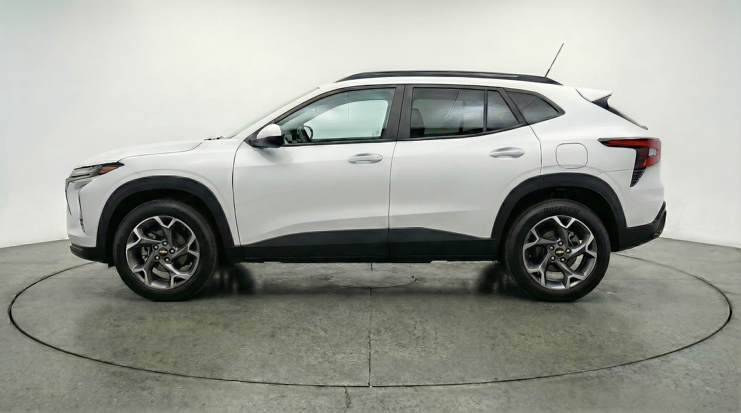 Thumbnail: 2025 Chevrolet Trax - 4